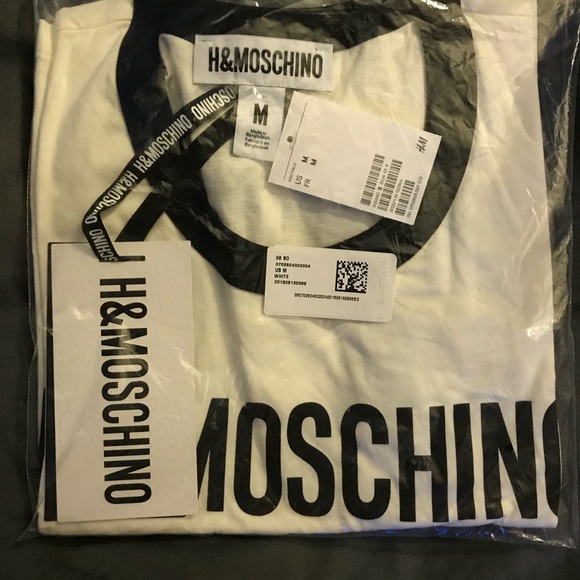 MOSCHINO [TV] H&M. Fitted Tee with Logo - Picture 2 of 3